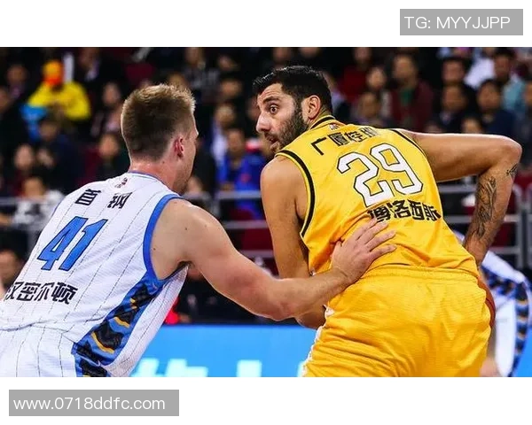 武汉网球队的包夹战术解析与实战应用探讨